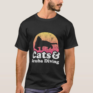 猫とスキューバダイビング猫とスキューバダイバー Tシャツ