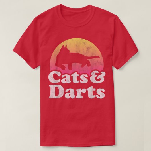 猫とダーツメンズキャット  Tシャツ (デザイン正面)