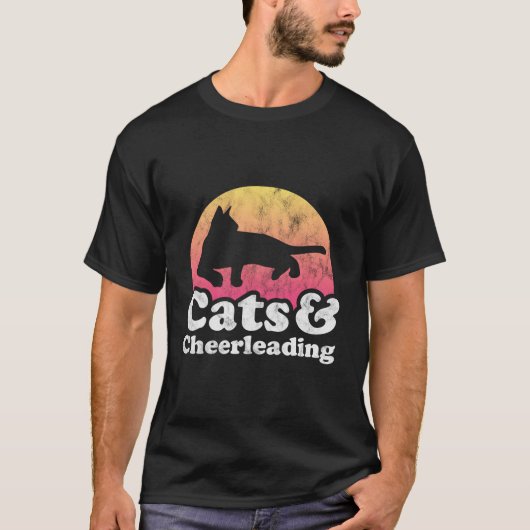 猫とチアリーティング男と女の猫とチェ Tシャツ (正面)