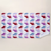 猫とハートかわいい柄 ビーチタオル (正面)