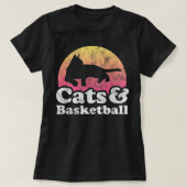 猫とバスケットボールの男性または女性の猫とバスケットボール Tシャツ (デザイン正面)