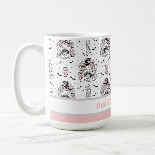 猫とフクロウが登場する、かわいいこうもりの女の子 コーヒーマグカップ (左)