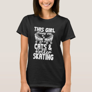 猫とローラースケートで走る女の子 ギ Tシャツ