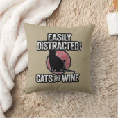 猫とワインに気を取られ装飾用クッション クッション (ブランケット)