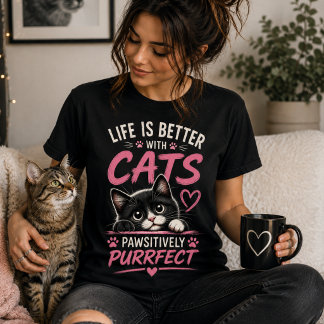 猫と一緒が最高の人生Tシャツ Tシャツ