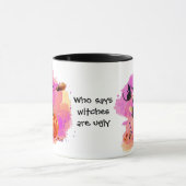 猫と一緒に生きる青白いハロウィーンの魔女 マグカップ (中央)