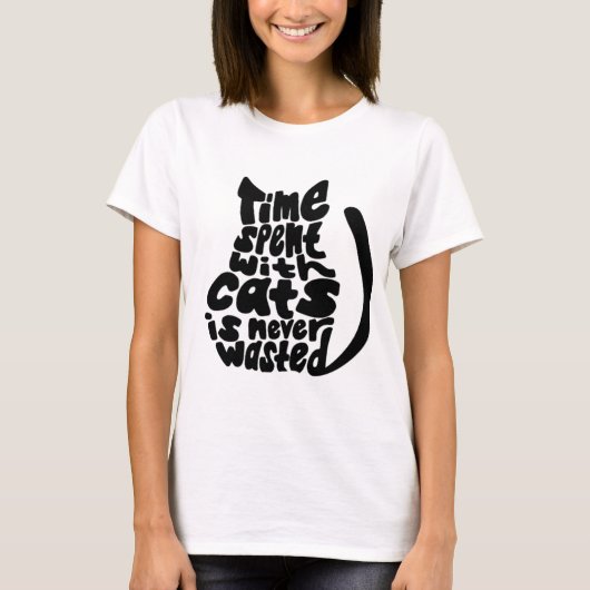 猫と使われる時間は決して無駄にされたTシャツではないです Tシャツ (正面)