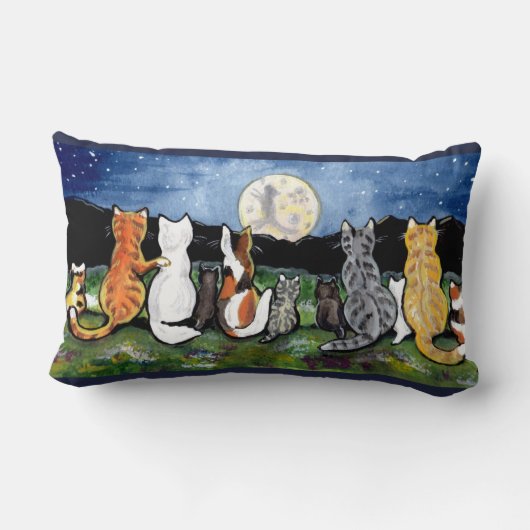 猫と子猫がムーンデザイナーのアートピローを見る|過去記事 ランバークッション (裏面)