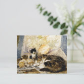 猫と子猫が眠るアーティストのスタジオ ポストカード (スタンド正面)