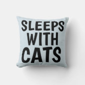 猫と寝る枕、猫好きさんにオススメ クッション (正面)