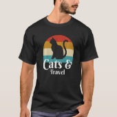 猫と旅行旅行 Tシャツ (正面)
