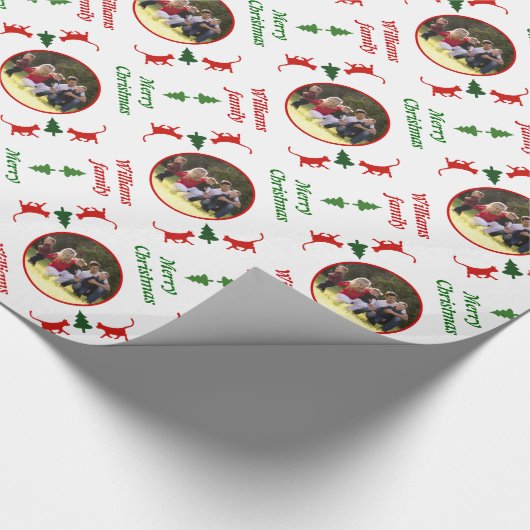 猫と木のクリスマスの休日の写真パーソナライズされた。 ラッピングペーパー (角)