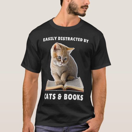 猫と本に気を取られがち 猫本クラブ Tシャツ (正面)