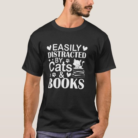 猫と本に気を取られやすい本好きへのギフト Tシャツ (正面)