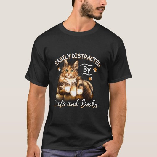 猫と本に気を取られるビギーキャットブー Tシャツ (正面)