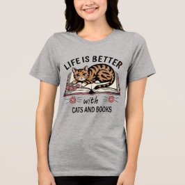 猫と本のある生活は最高 🐾📚 トライブレンドTシャツ
