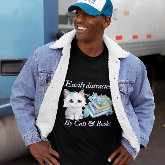 猫と本のアートに気を取られて Tシャツ