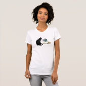 猫と本のデザインTシャツ Tシャツ (正面フル)