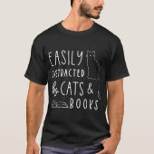 猫と本の愛好家のための面白い読書Tシャツ Tシャツ (正面)