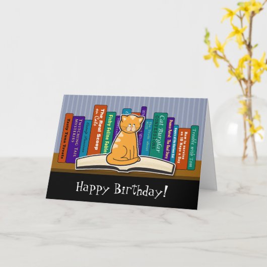 猫と本の誕生日カード カード (黄色い花)