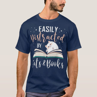 猫と本のCat & Book Lovに簡単に気を取られる Tシャツ