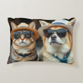 猫と犬のデザイン枕 アクセントクッション (裏面)