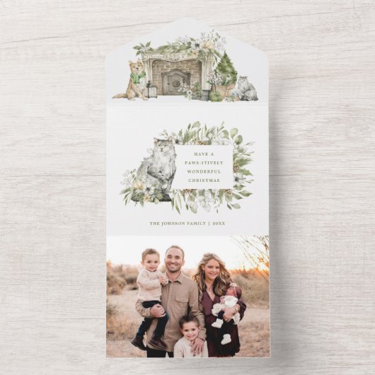 猫と犬の冬の暖炉の写真クリスマスカード オールインワン招待状 (内側)