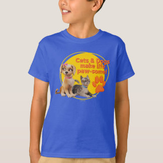 猫と犬は生き生きとしている! Tシャツ