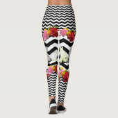 猫と花を描いた黒いシェブロン レギンス (裏面)