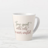 猫と過ごす時間のかわいい猫の水彩画デザイン カフェラテマグ (右アングル)