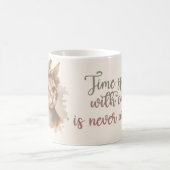 猫と過ごす時間のかわいい猫の水彩画デザイン コーヒーマグカップ (中央)