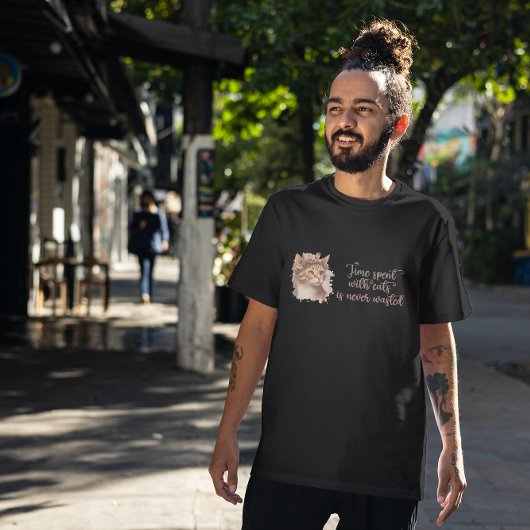 猫と過ごす時間のかわいい猫の水彩画デザイン Tシャツ