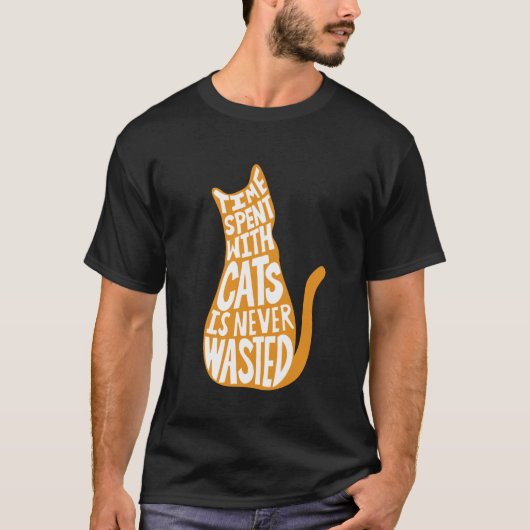 猫と過ごす時間は無駄ではない Tシャツ (正面)