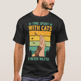 猫と過ごす時間を無駄にすることは無いアニー Tシャツ