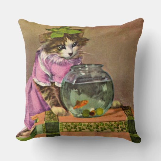 猫と魚の身を包む クッション (正面)