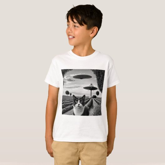 猫とUFO Tシャツ (正面フル)