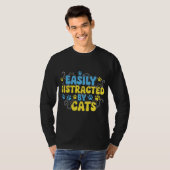 猫にすぐ気を取られる Tシャツ (正面フル)