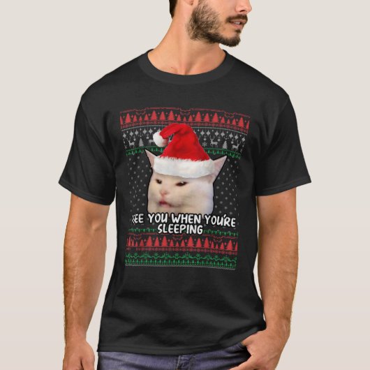 猫に似つかないクリスマスセーターで叫ぶ女性ミーム Tシャツ (正面)