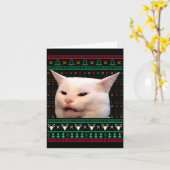 猫に怒る女性の醜いクリスマススウェーターズ 面白いＭ カード (黄色い花)