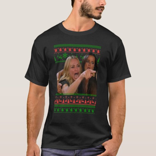 猫に怒鳴るおもしろクリスマスセーターのミームファッション Tシャツ (正面)
