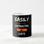 猫に気を取られがち コーヒーマグカップ (中央)