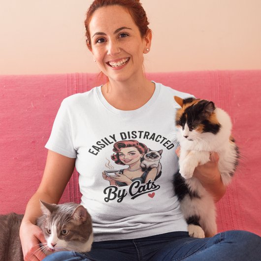 猫に気を取られがち Tシャツ