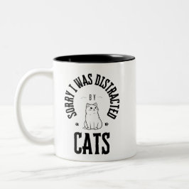 猫に気を取られてすみません のボタン ツートーンマグカップ