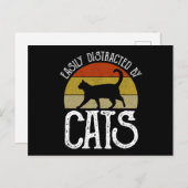 猫に気を取られる ポストカード (正面/裏面)