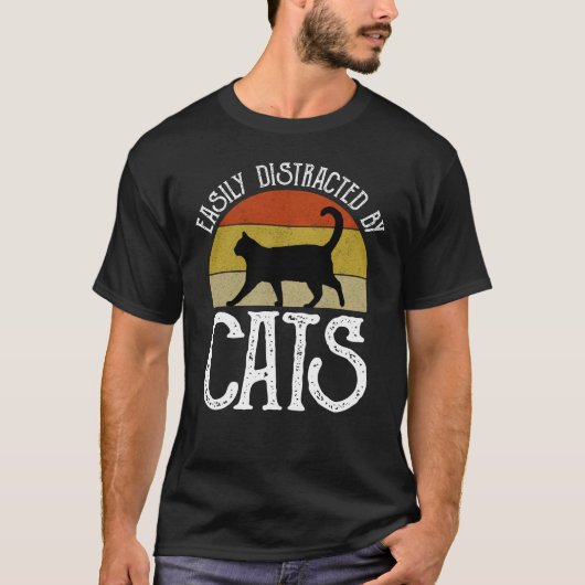 猫に気を取られる Tシャツ (正面)