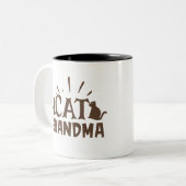 猫のおばあちゃん ツートーンマグカップ (正面左)