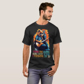 猫のおもちゃと弦のコスチュームでギターを演奏する Tシャツ (正面フル)