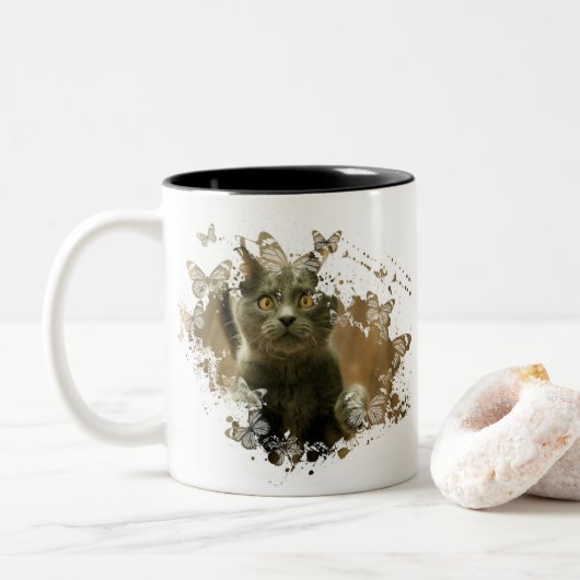 猫のかわいらしアートワーク ツートーンマグカップ (ドーナツ)