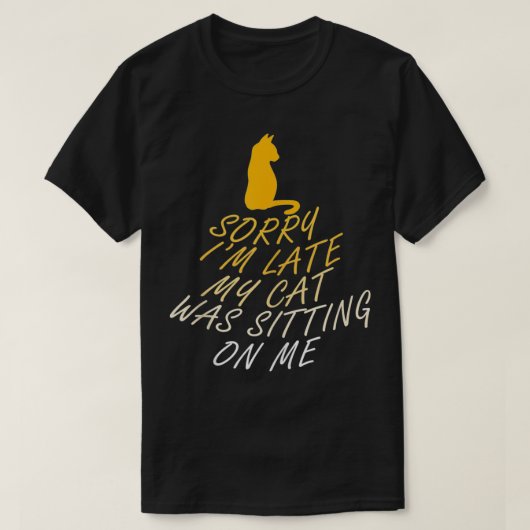 猫のことわざ子猫のためおもしろいに遅すぎる Tシャツ (デザイン正面)