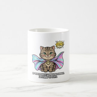 猫のささやき手 楽しいマグカップ – トラ猫スーパーヒーローマント POW コーヒーマグカップ